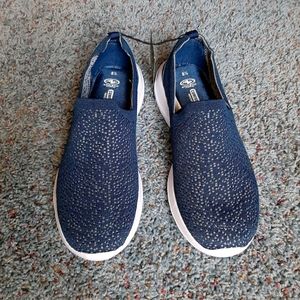 athletic works non slip shoes